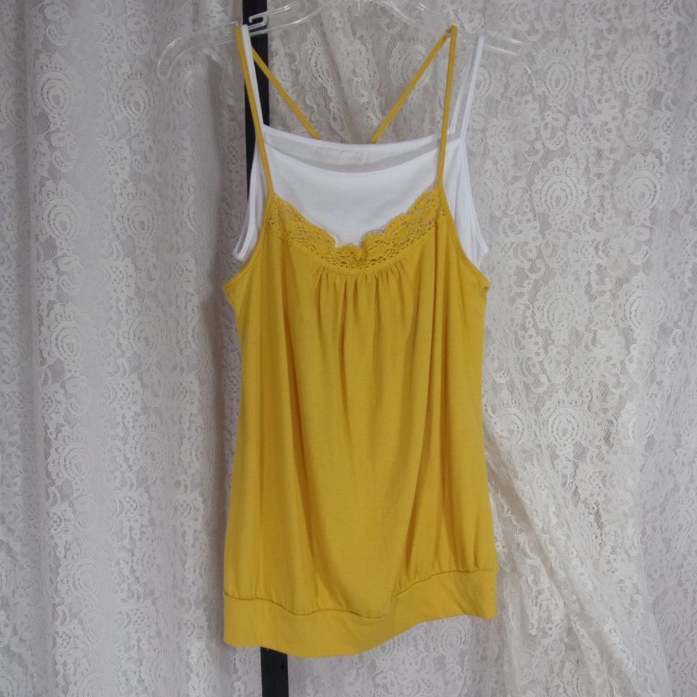 🏵️🏵️ 2/$15 🏵🏵️ Summer Weavers 2 pcs. Yellow knit tank,  bandeau Set